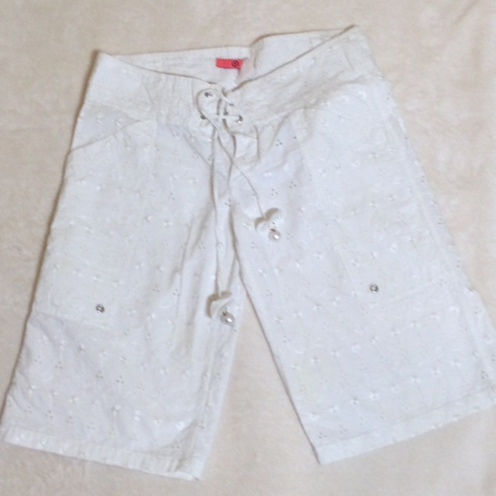 ⭐️ Juicy Couture Beach ❤️Surf Royalty ❤️ White Lace Bermudas